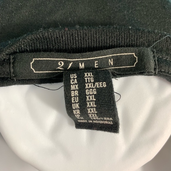 MEN’S BLACK AND GOLD BAROQUE PRINT T-SHIRT SZ XXL - Picture 5 of 5